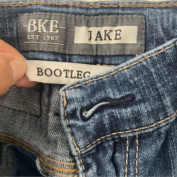 BKE Denim Jake Bootleg Jeans Mens Size 34R Dark Wash Distressed Denim Everyday - Picture 6 of 15